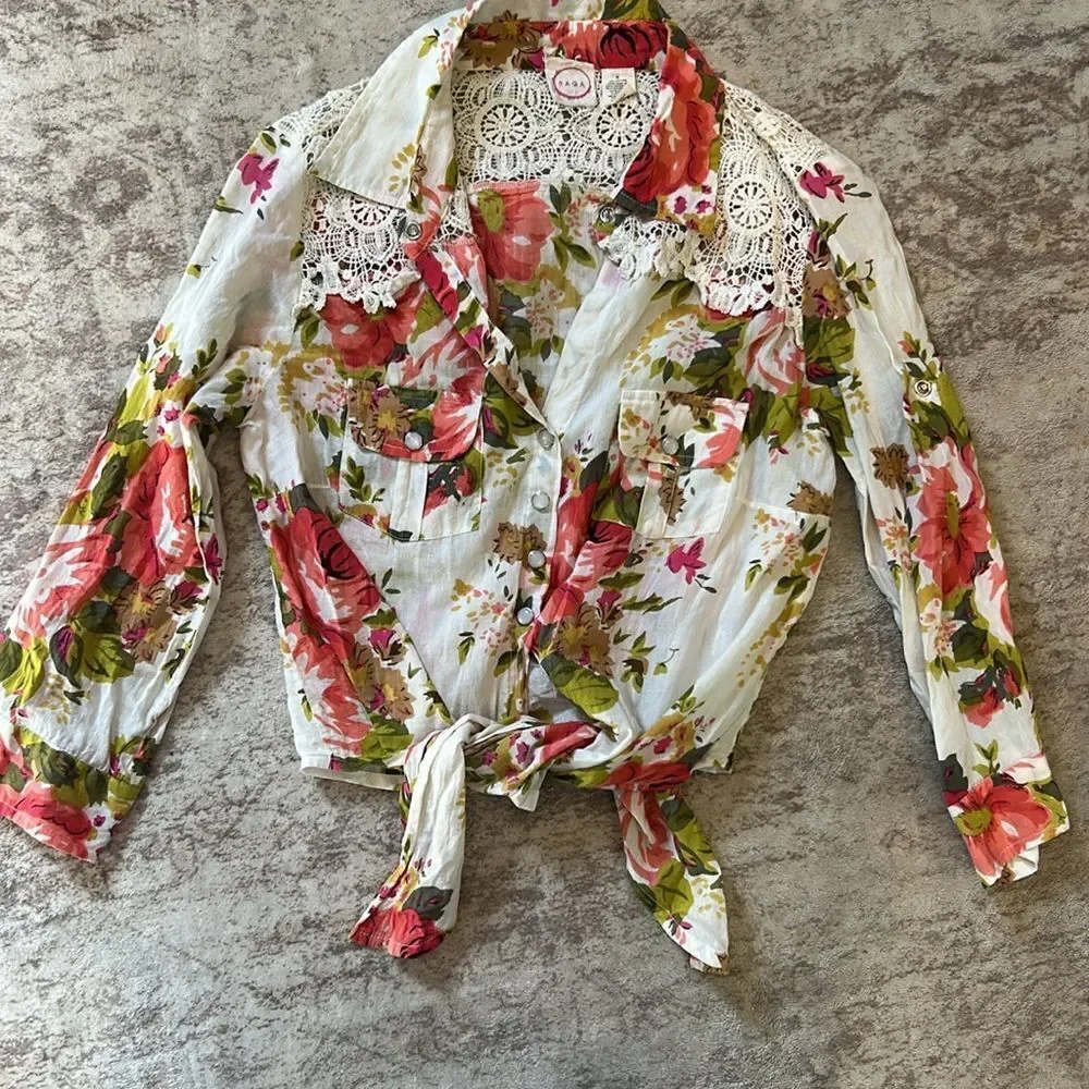 Raga pearl snap tie up blouse size small Floral Lace Button-Up Blouse
